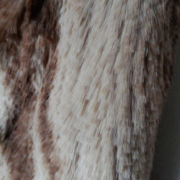 Calvin Klein brown and tan faux fur reversible quilted vest - Picture 3 of 7